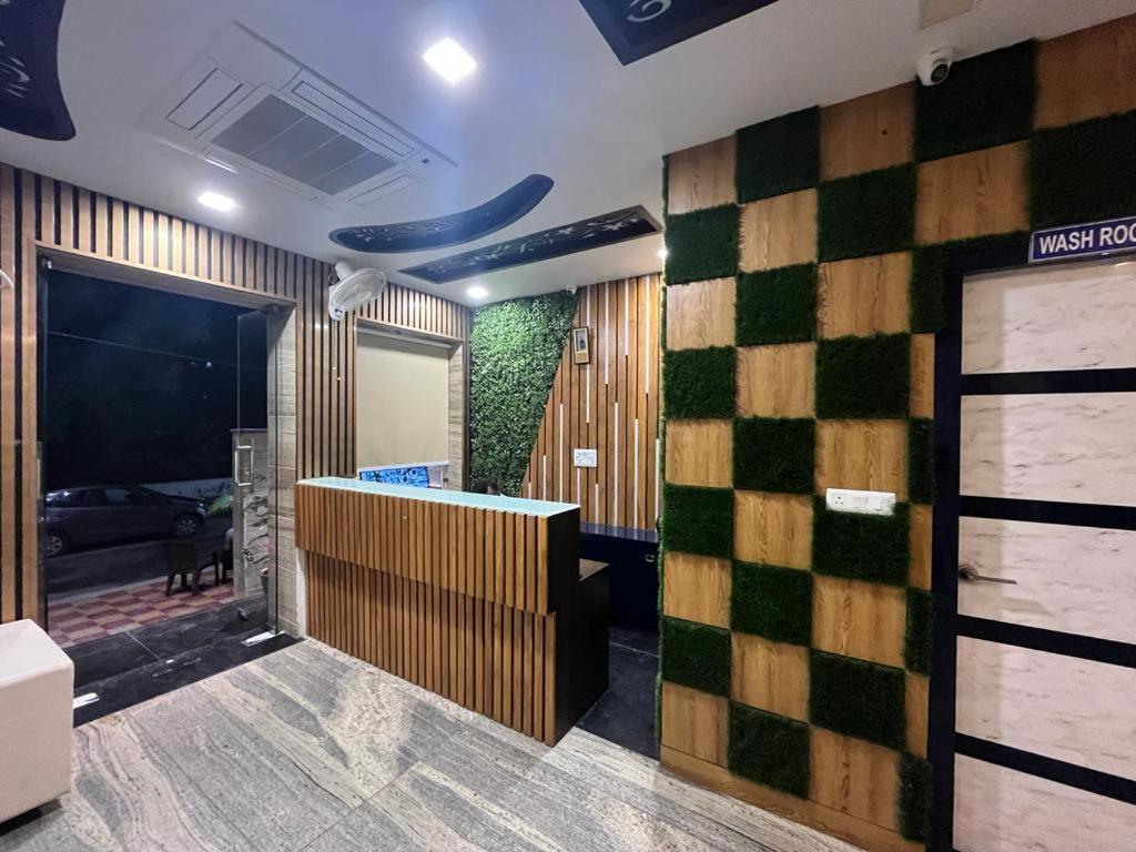 Hotel Mayur Palace Агра Экстерьер фото